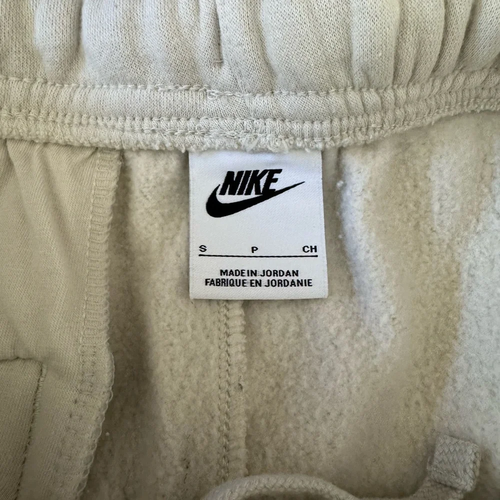 Nike Women's Off-White Sweatpants S